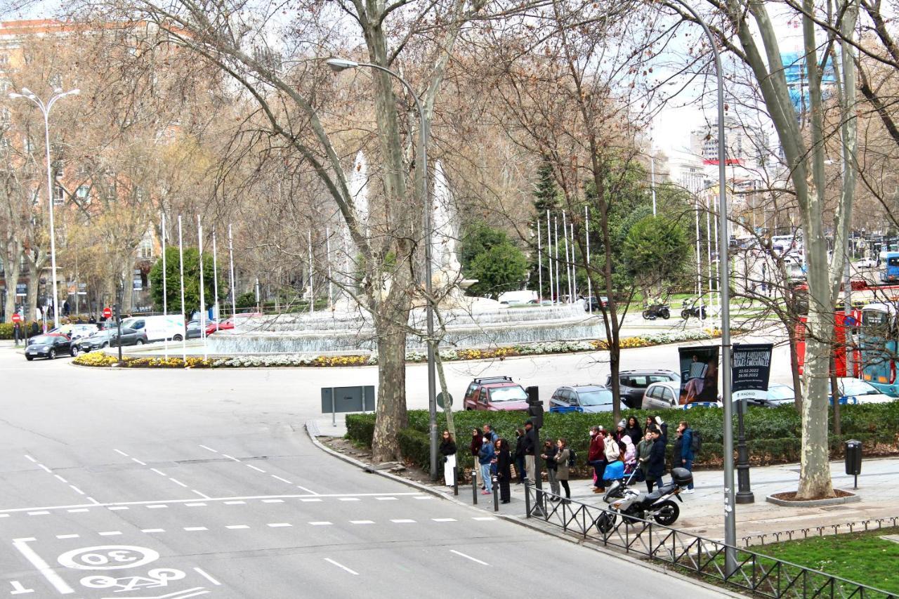 Lujoso Apto Paseo Del Prado Lägenhet Madrid Exteriör bild
