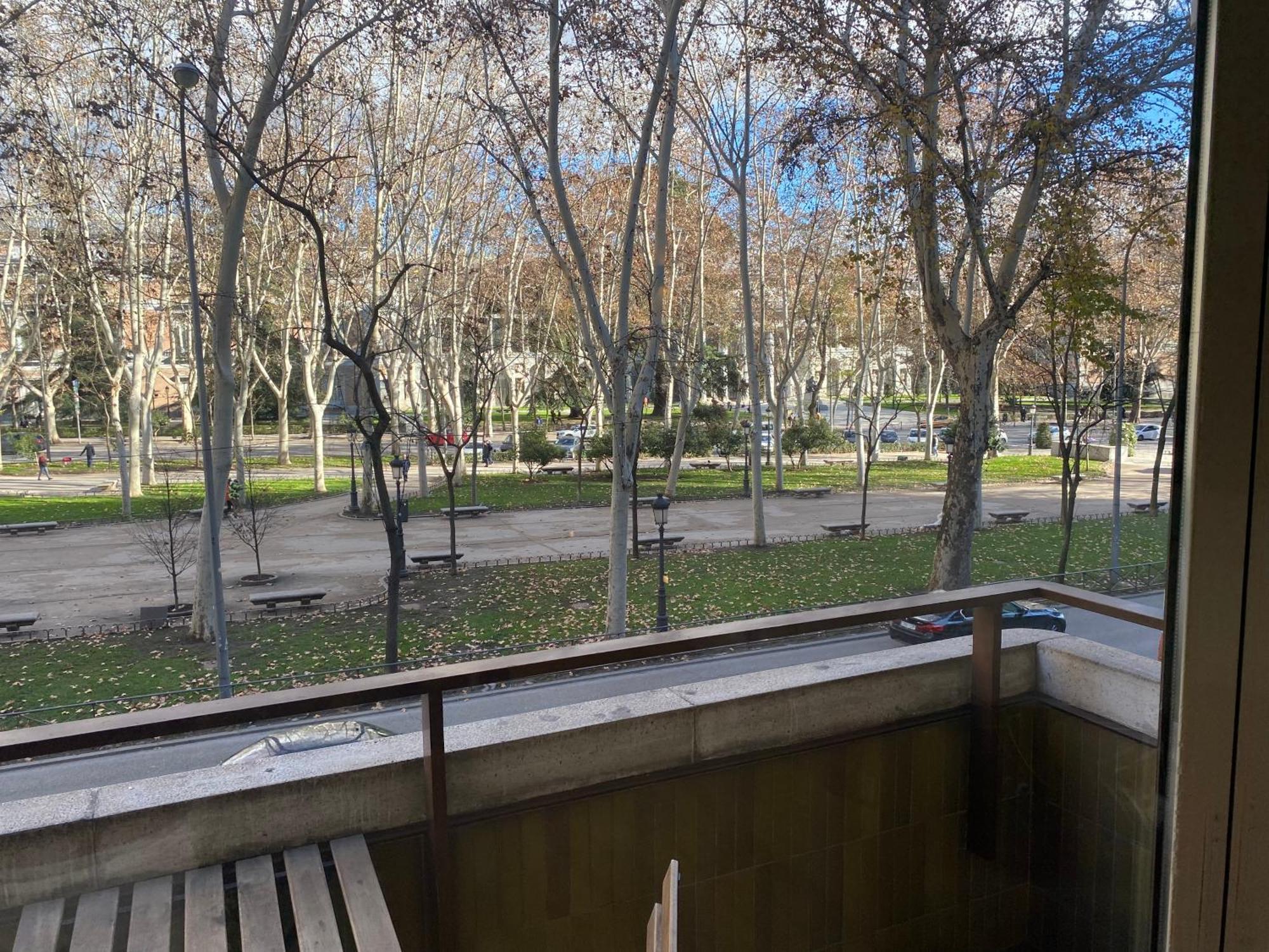 Lujoso Apto Paseo Del Prado Lägenhet Madrid Exteriör bild